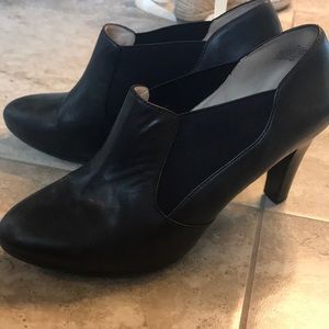 Ann Klein leather bootie